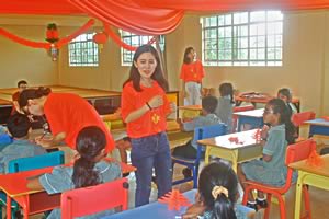 Hampton School pupils learning authentic Chinese paper cutting techniques